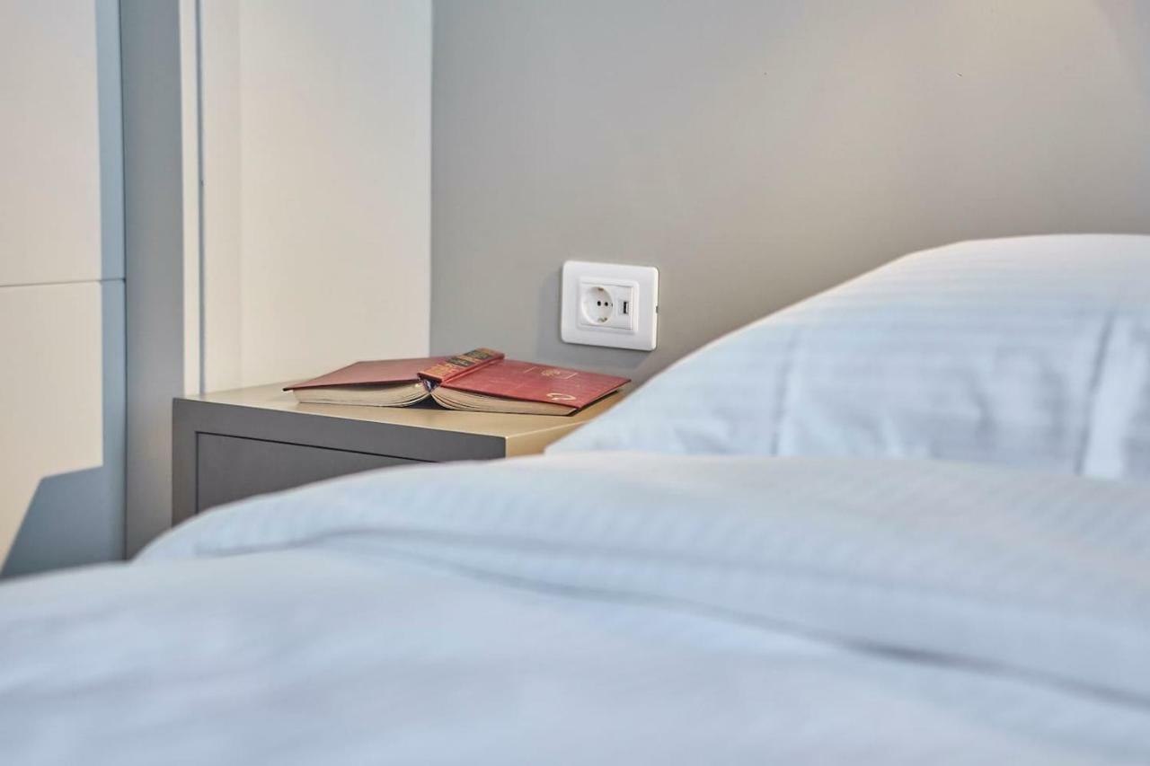 Spacious Suite W. Huge Balcony + Acropolis View Athens Ngoại thất bức ảnh