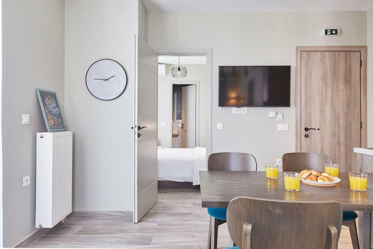 Spacious Suite W. Huge Balcony + Acropolis View Athens Ngoại thất bức ảnh